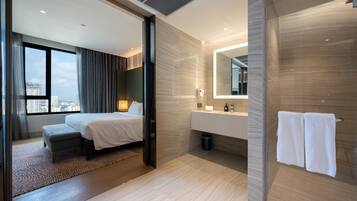 Executive Suite, 1 King Bed | 1 bedroom, in-room safe, desk, blackout curtains