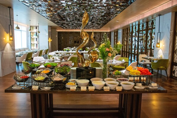 Petit déjeuner buffet servi tous les jours en supplément