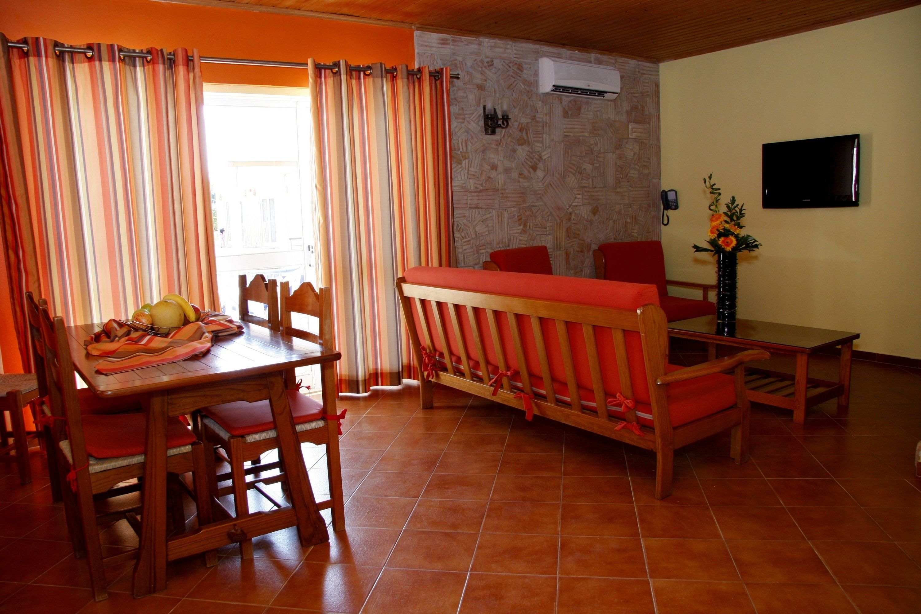 Photo - Montinho De Ouro