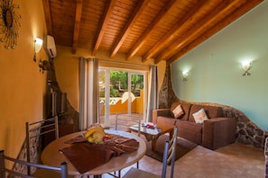 Standard Room | Living room