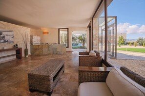 Sauna, mandi tangas / hammam, rawatan badan, hidroterapi 