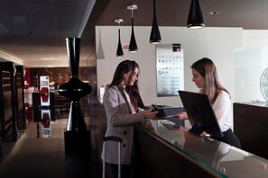 Reception - BessaHotel Boavista (Porto)