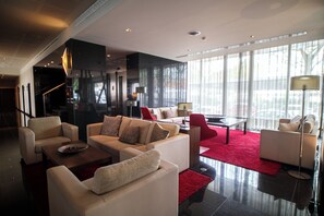 Kawasan tempat duduk lobi