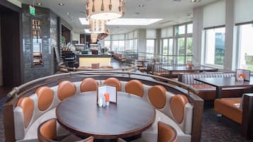 Lunch, dinner and brunch served