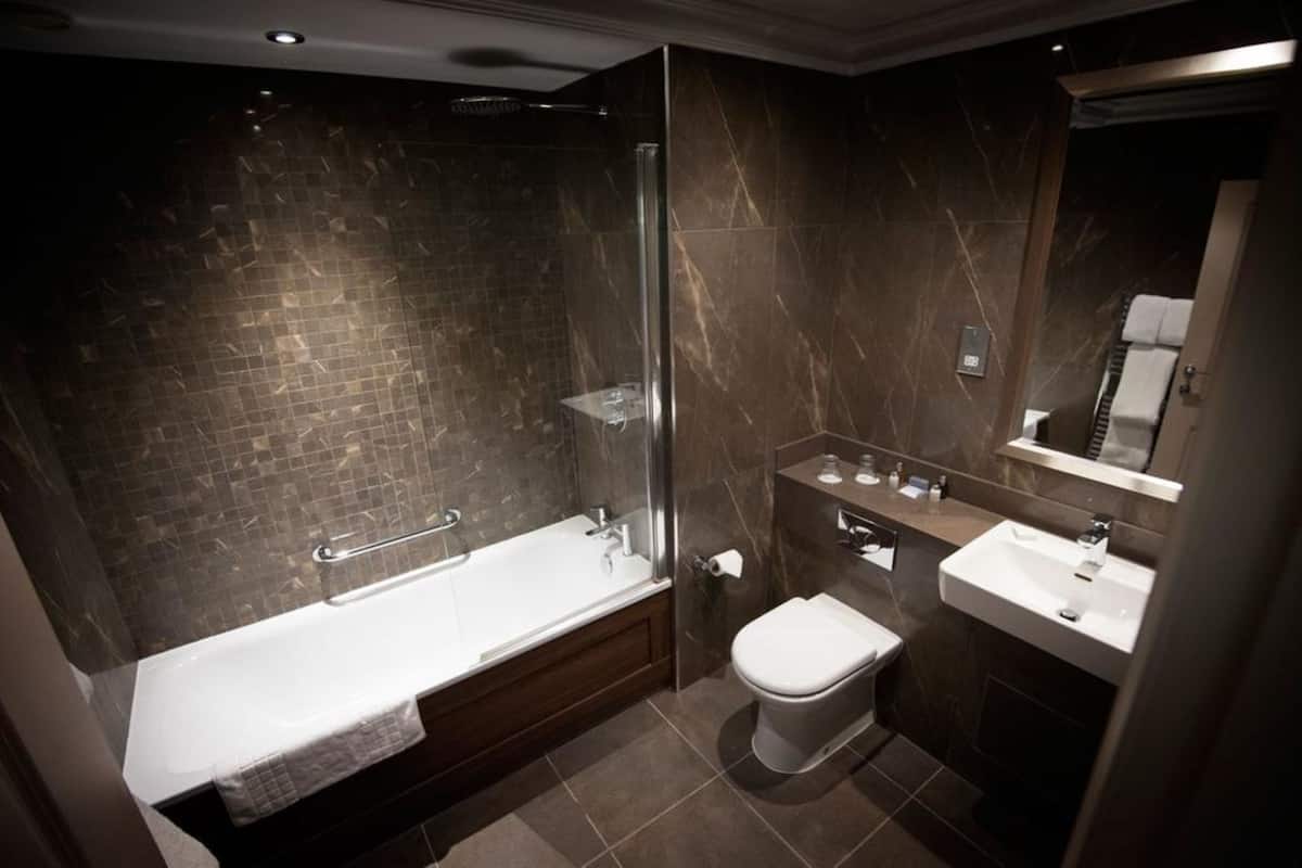 family room | bathroom | free toiletries, hair dryer, towels