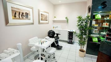 Body treatments, aromatherapy, hot stone massages, Swedish massages