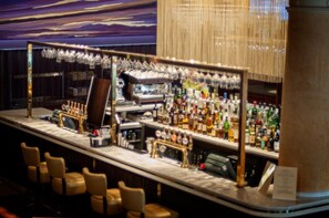 Serves breakfast and dinner