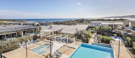 2 outdoor pools, free pool cabanas, pool umbrellas