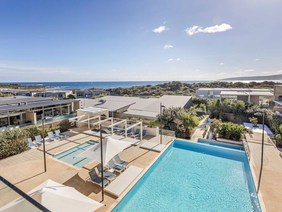 2 outdoor pools, free cabanas, pool umbrellas