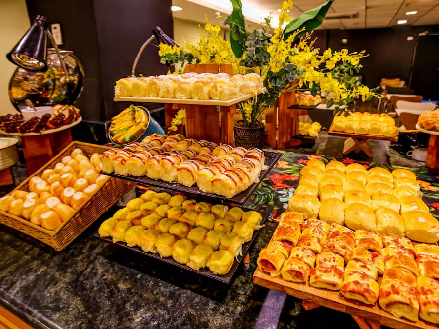 Desayuno buffet diario (BRL 58 por persona)