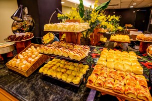 Café da manhã com buffet todos os dias (BRL 58 por pessoa) 