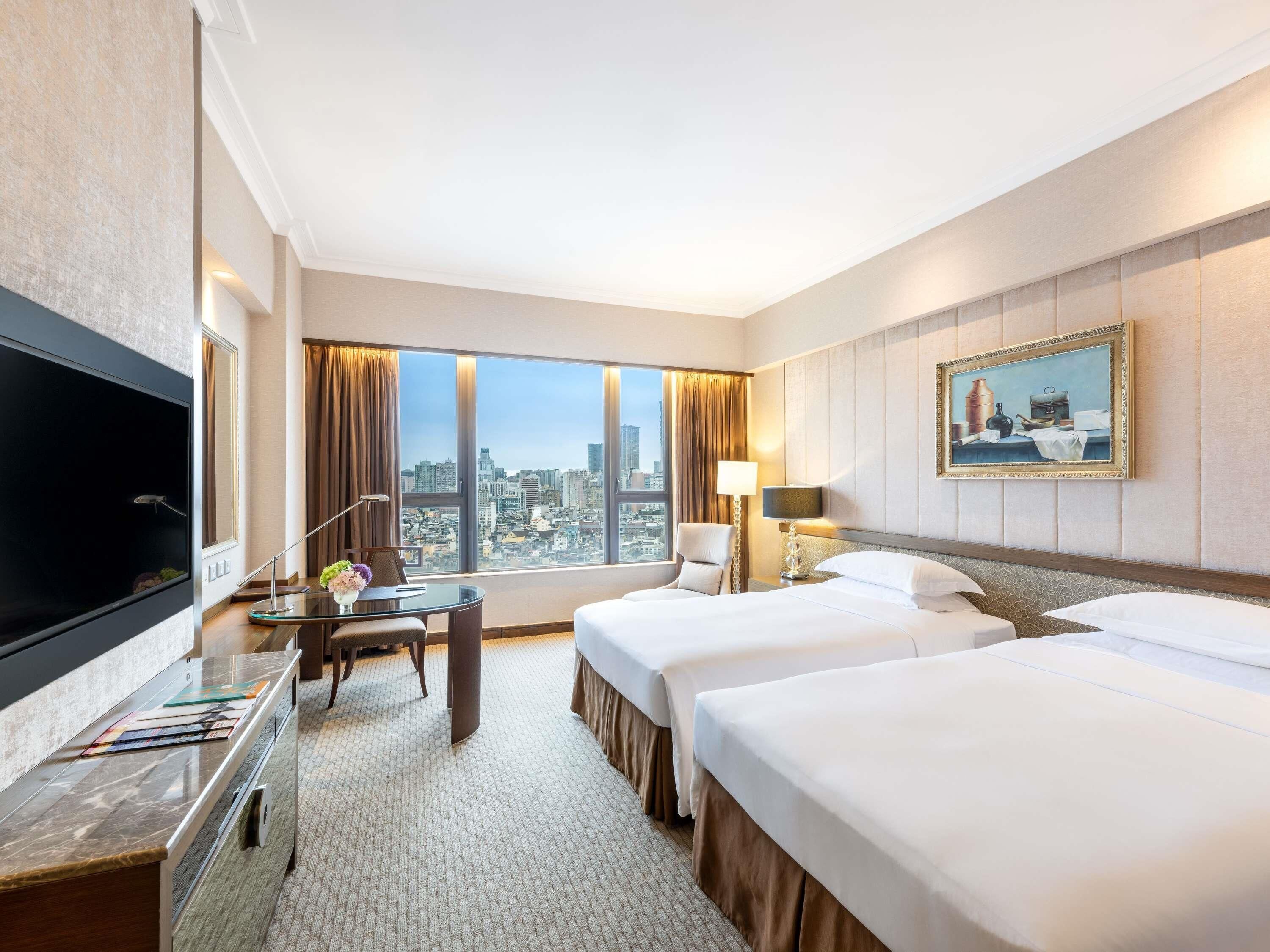 Superior Room, 2 Twin Beds, City View | Premium bedding, minibar, in-room safe, desk