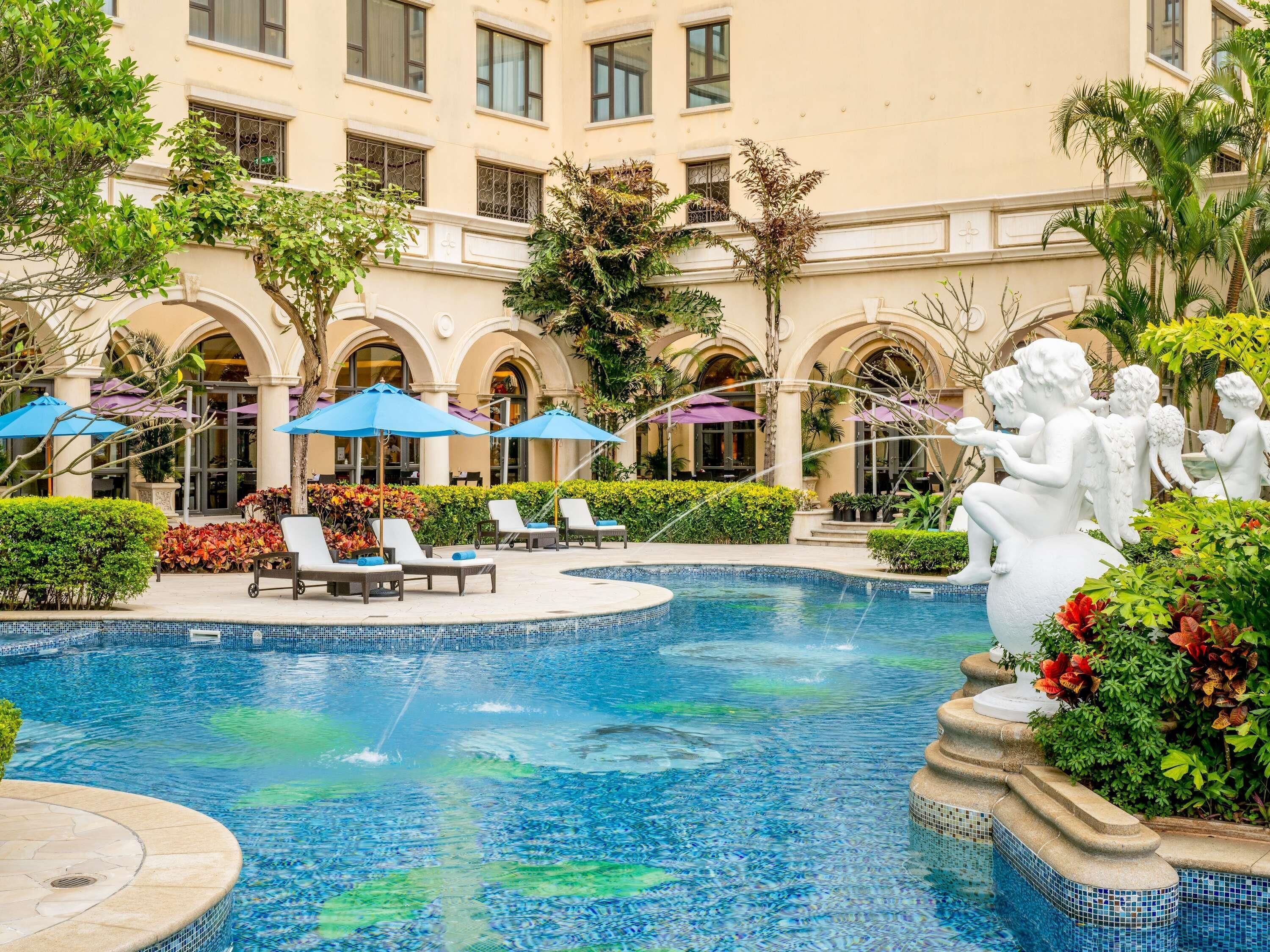 2 outdoor pools, pool umbrellas, sun loungers