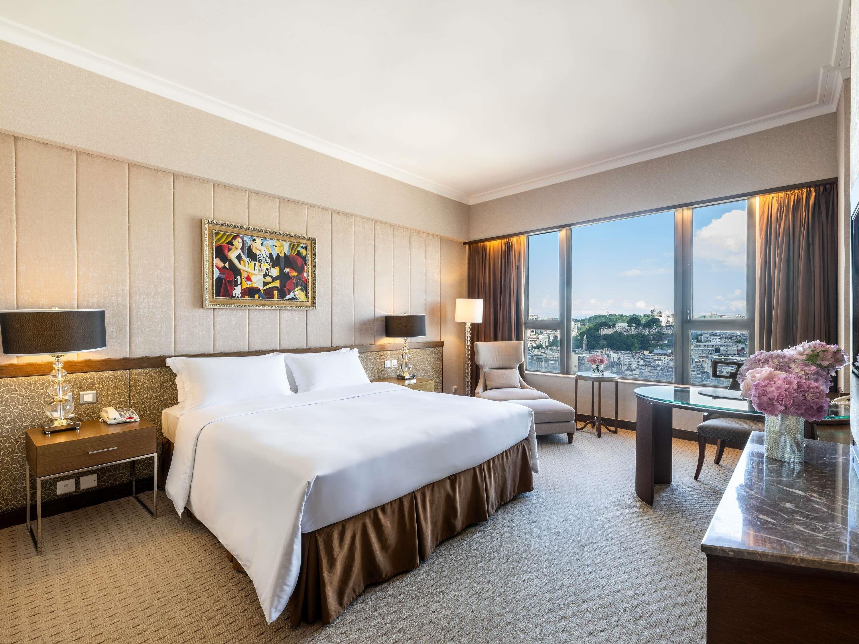 Premium bedding, minibar, in-room safe, desk