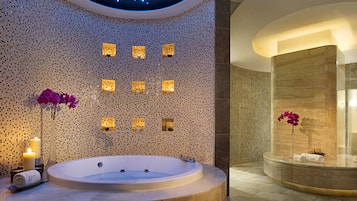 Couples treatment room(s), sauna, hot tub, steam room