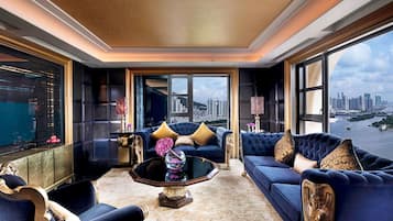 Premium bedding, minibar, in-room safe, desk