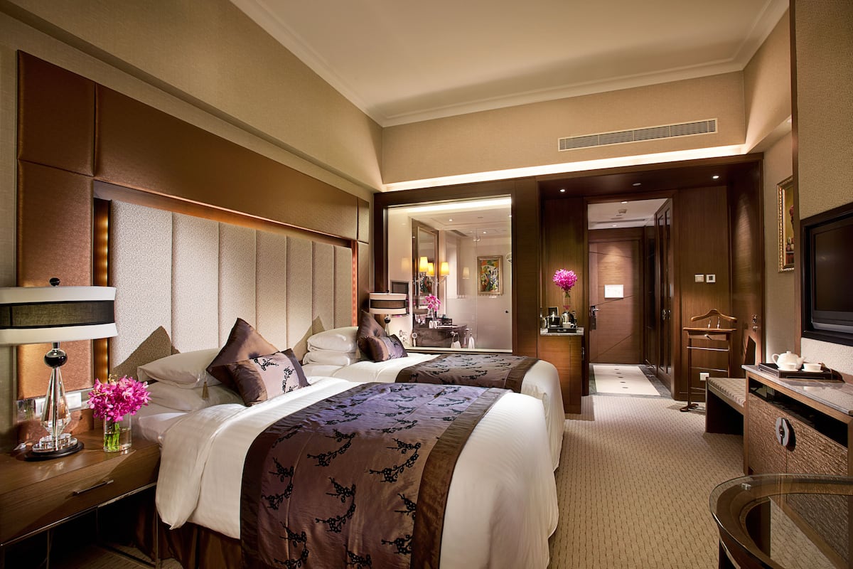 1 bedroom, premium bedding, minibar, in-room safe