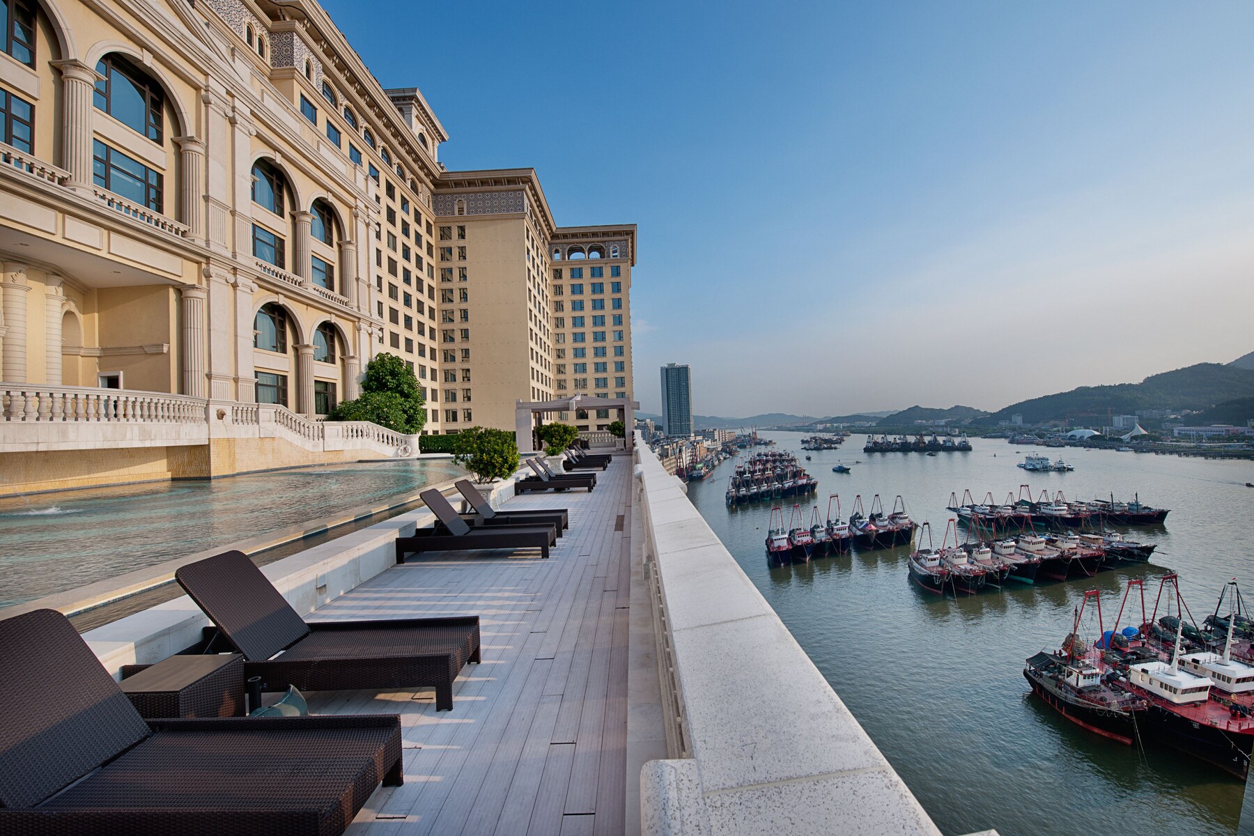 Sun deck