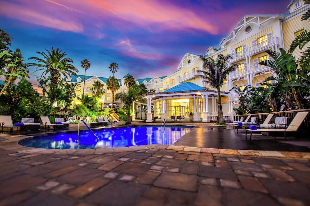 Hemingways Hotel