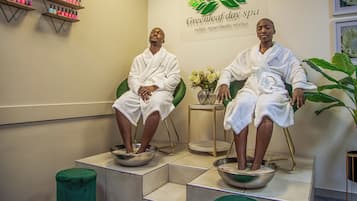 Couples treatment room(s), body treatments, aromatherapy