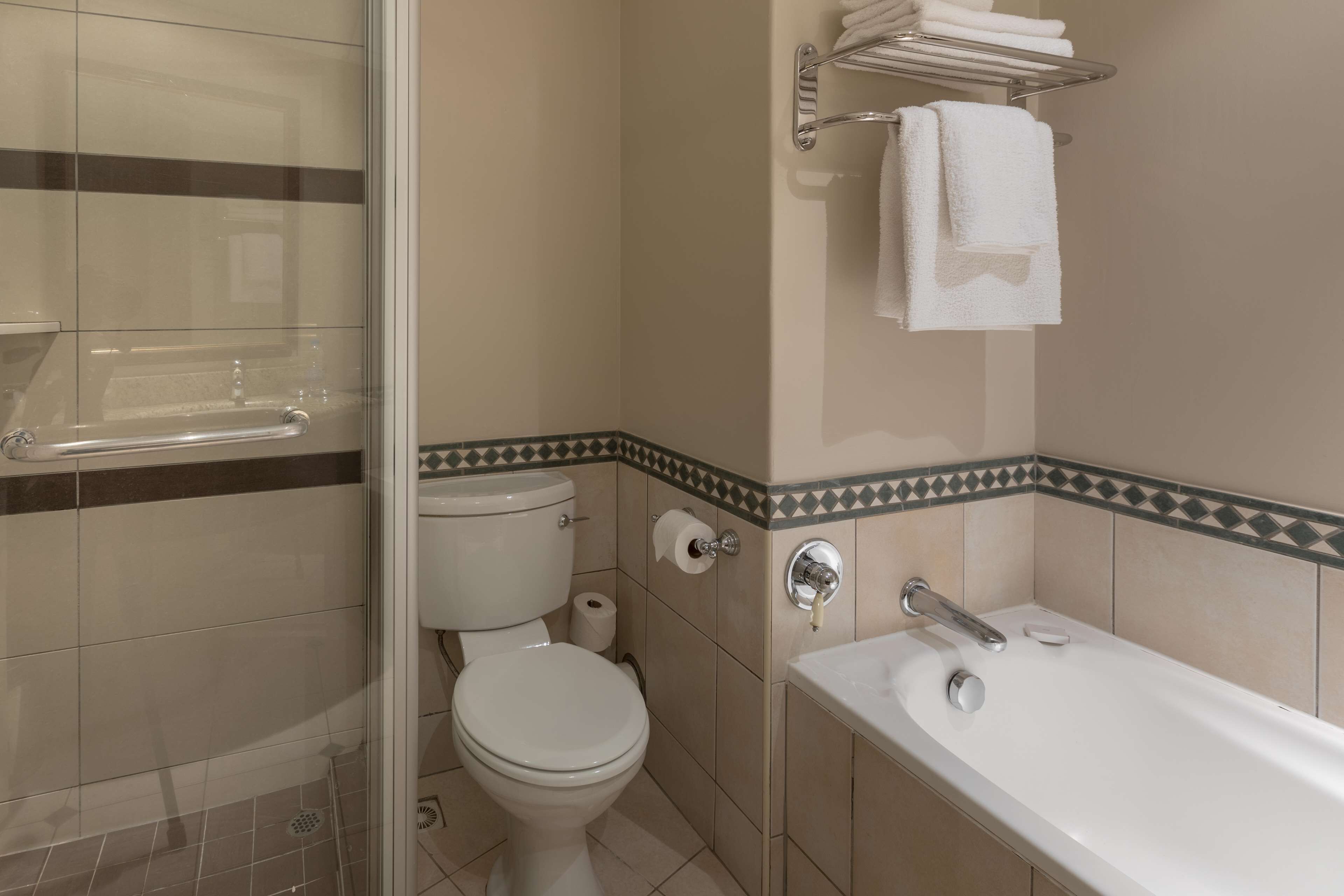 in-room safe, desk, soundproofing, free wifi