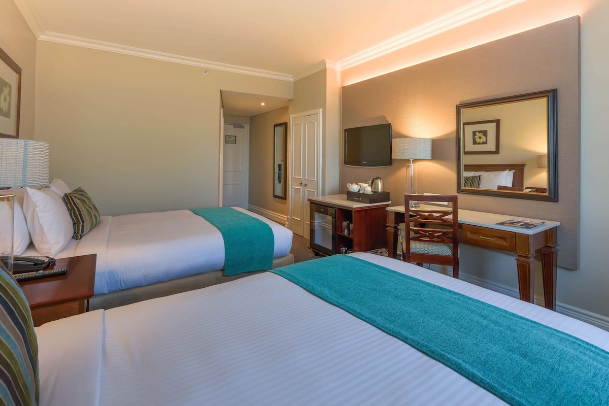 in-room safe, desk, soundproofing, free wifi