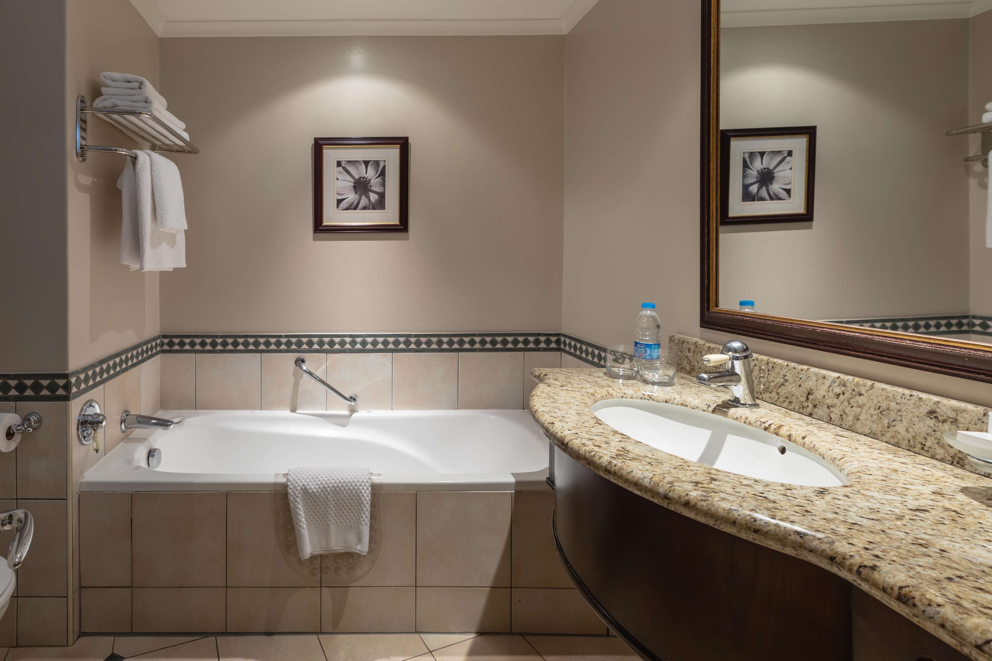 suite | in-room safe, desk, soundproofing, free wifi