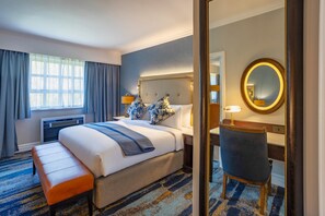 In-room safe, desk, soundproofing, free WiFi