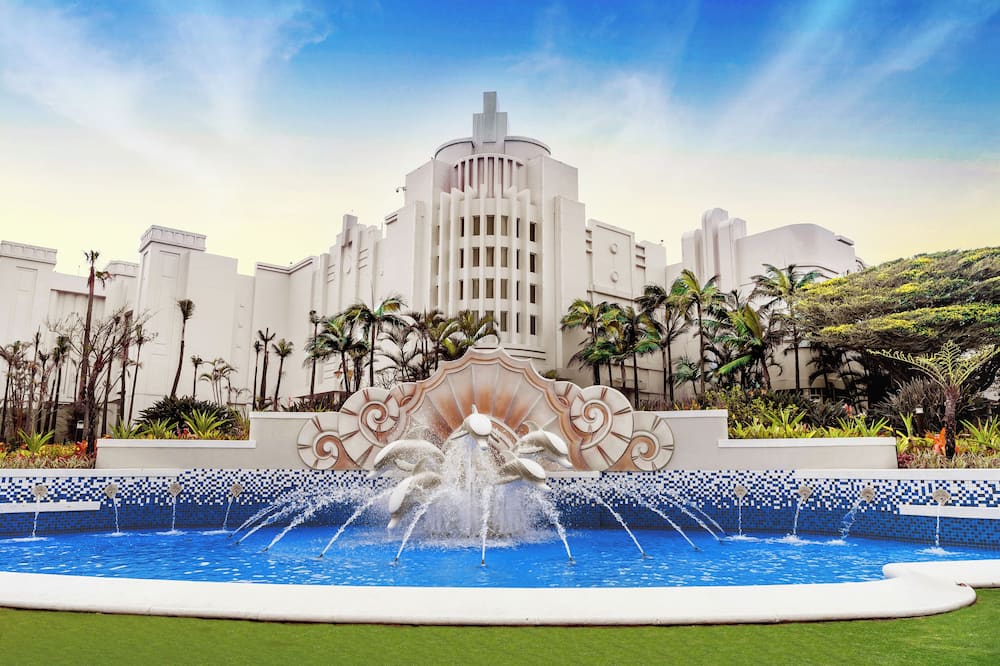 Suncoast Hotel & Towers