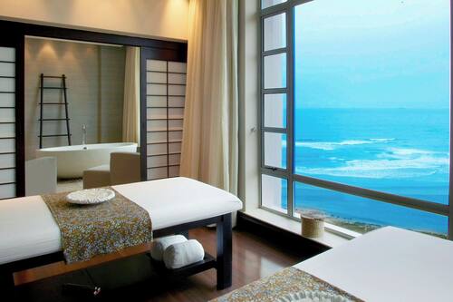 Couples treatment room(s), hot tub, body treatments
