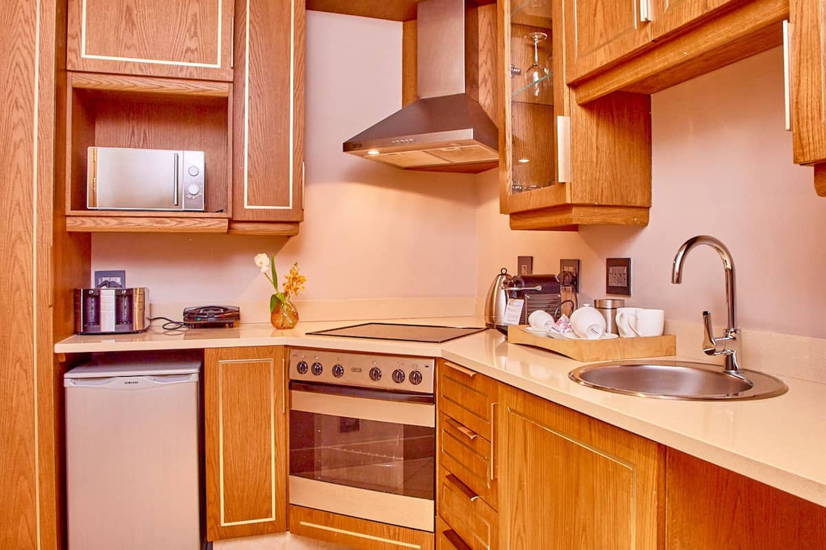 penthouse (suite) | private kitchen | coffee/tea maker, electric kettle