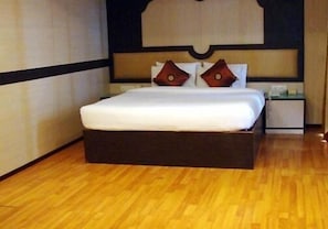 Premium bedding, minibar, in-room safe, individually furnished