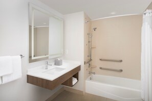 Standard Room, 2 Queen Beds, Accessible (Accessible Tub) | Bathroom | Free toiletries, hair dryer, towels, soap - Holiday Inn Express Jacksonville Beach by IHG (Jacksonville Beach)