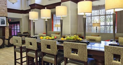 Hampton Inn & Suites Florence-Downtown