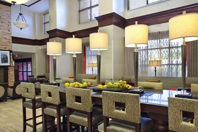 Hampton Inn & Suites Florence-Downtown