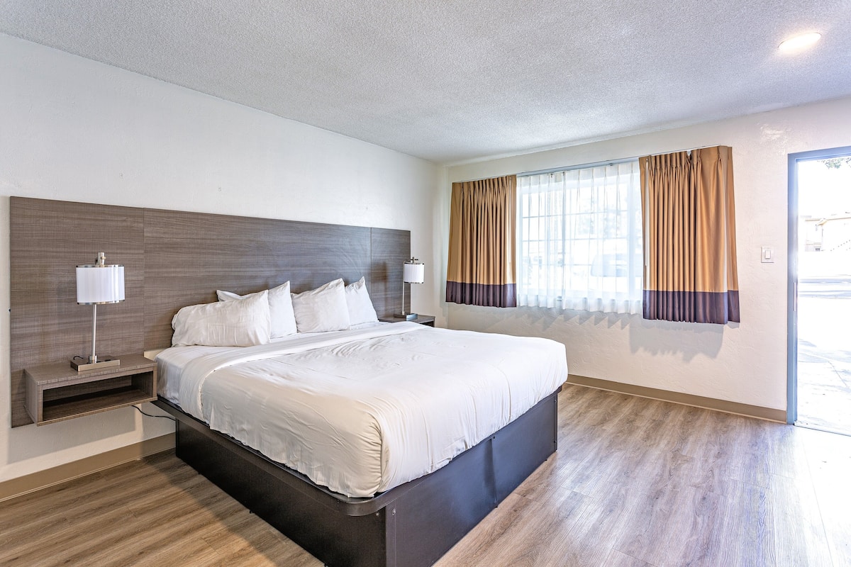 2 habitaciones, tabla de planchar con plancha y wifi gratis
