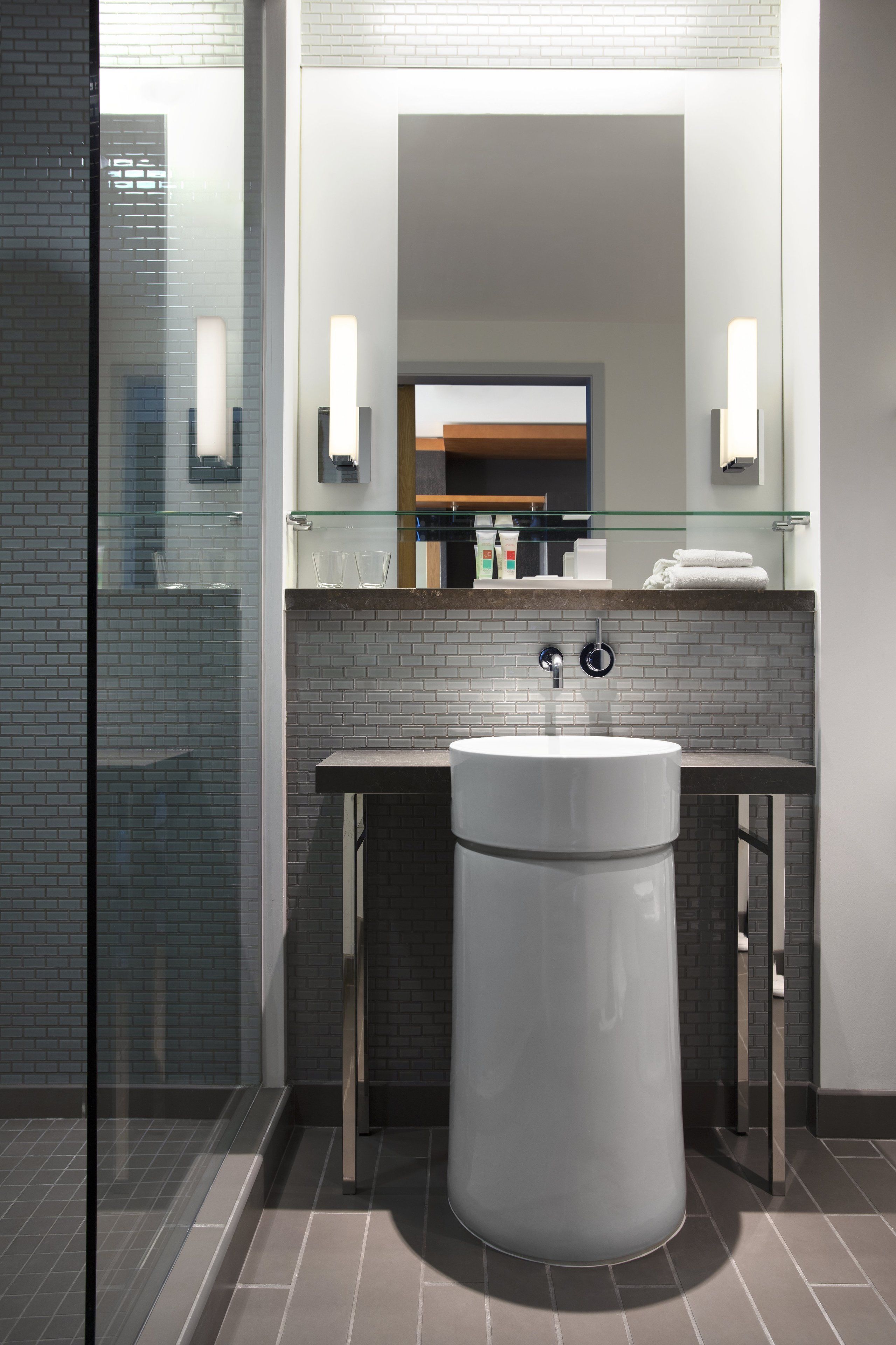 دُش غزير، مستلزمات فاخرة للعناية الشخصية، مجففات شعر