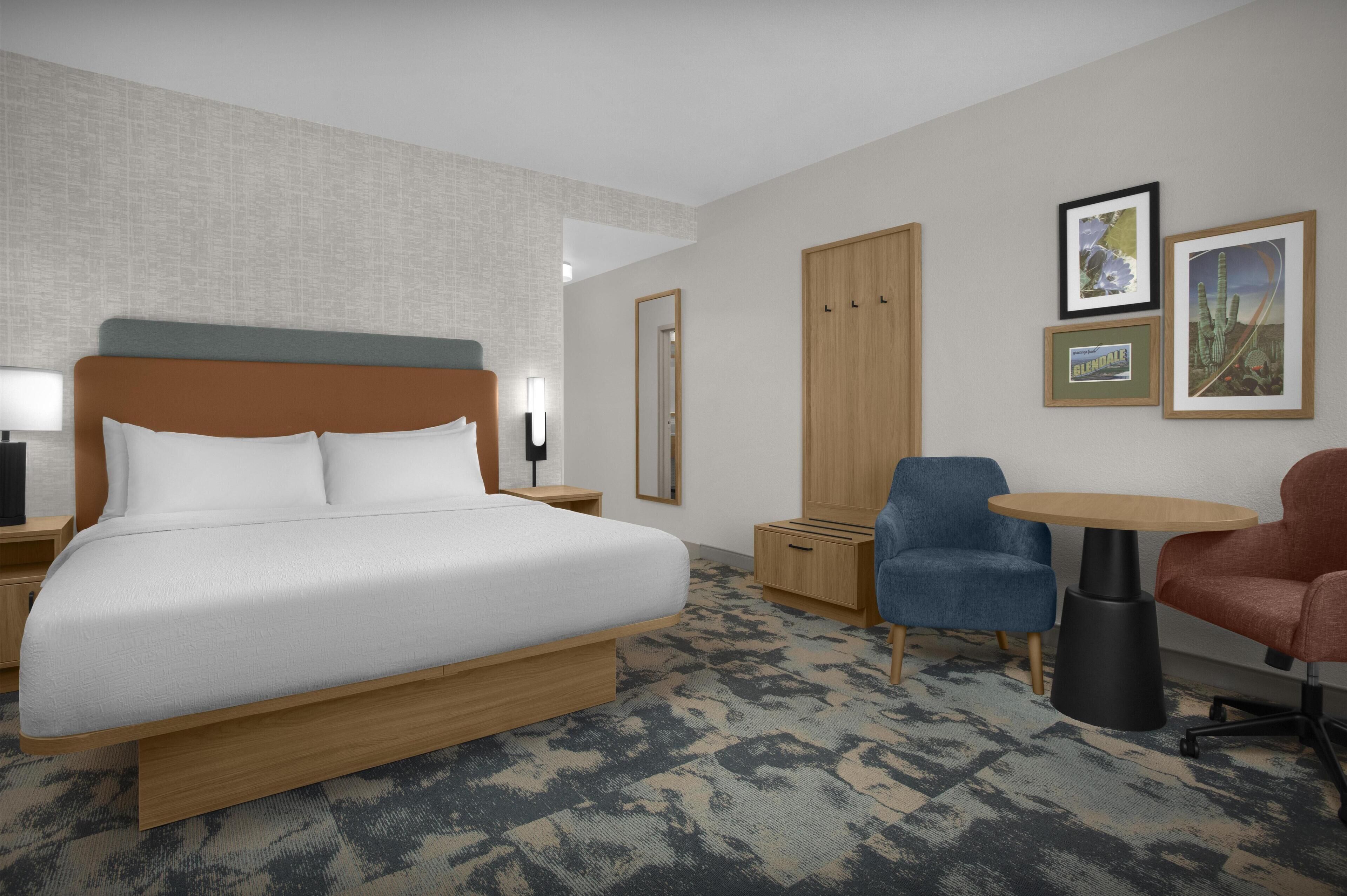 Rom, 1 kingsize-seng, ikke-røyk | Sengetøy av topp kvalitet, skrivebord og skrivebord for bærbar PC