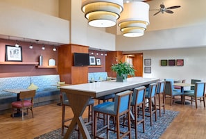 Lobby - Hampton Inn & Suites Providence/Smithfield (Smithfield)