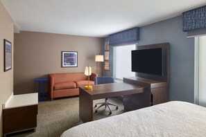 In-room safe, desk, iron/ironing board, free cribs/infant beds - Hampton Inn & Suites Providence/Smithfield (Smithfield)