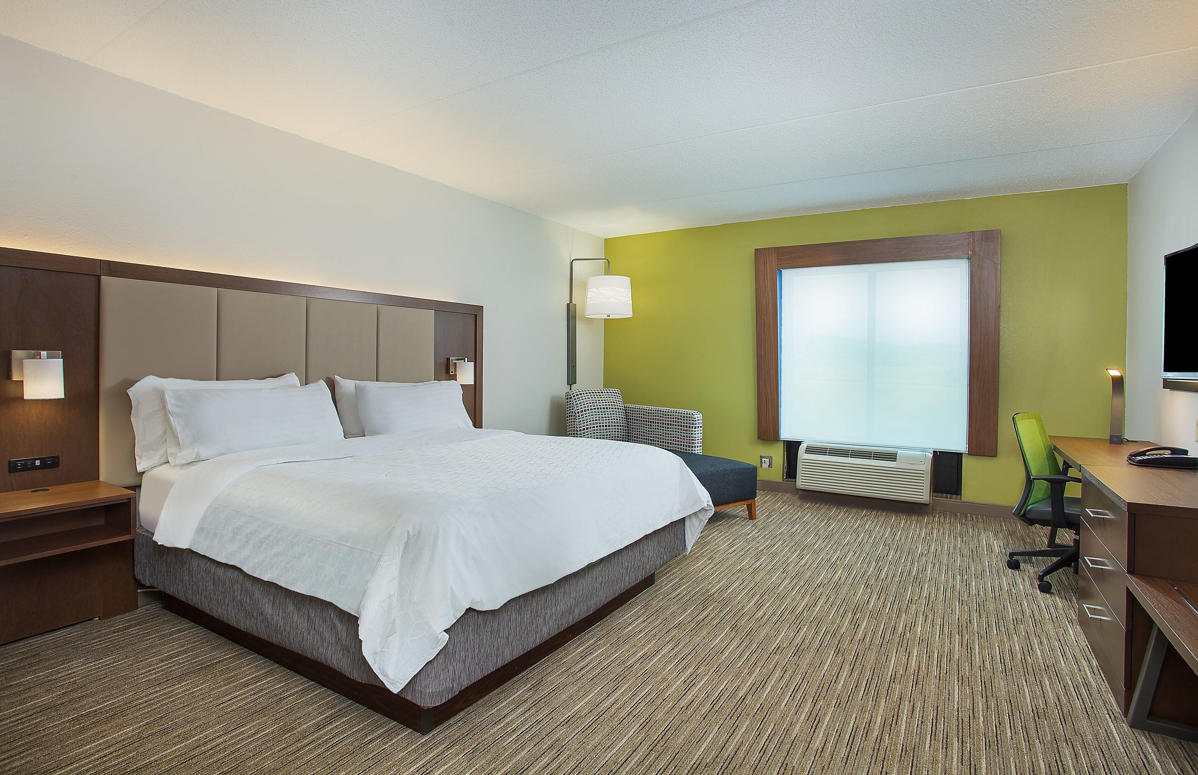 In-room safe, desk, laptop workspace, iron/ironing board