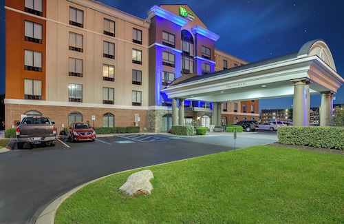 Holiday Inn Express & Suites Lebanon-Nashville Area by IHG