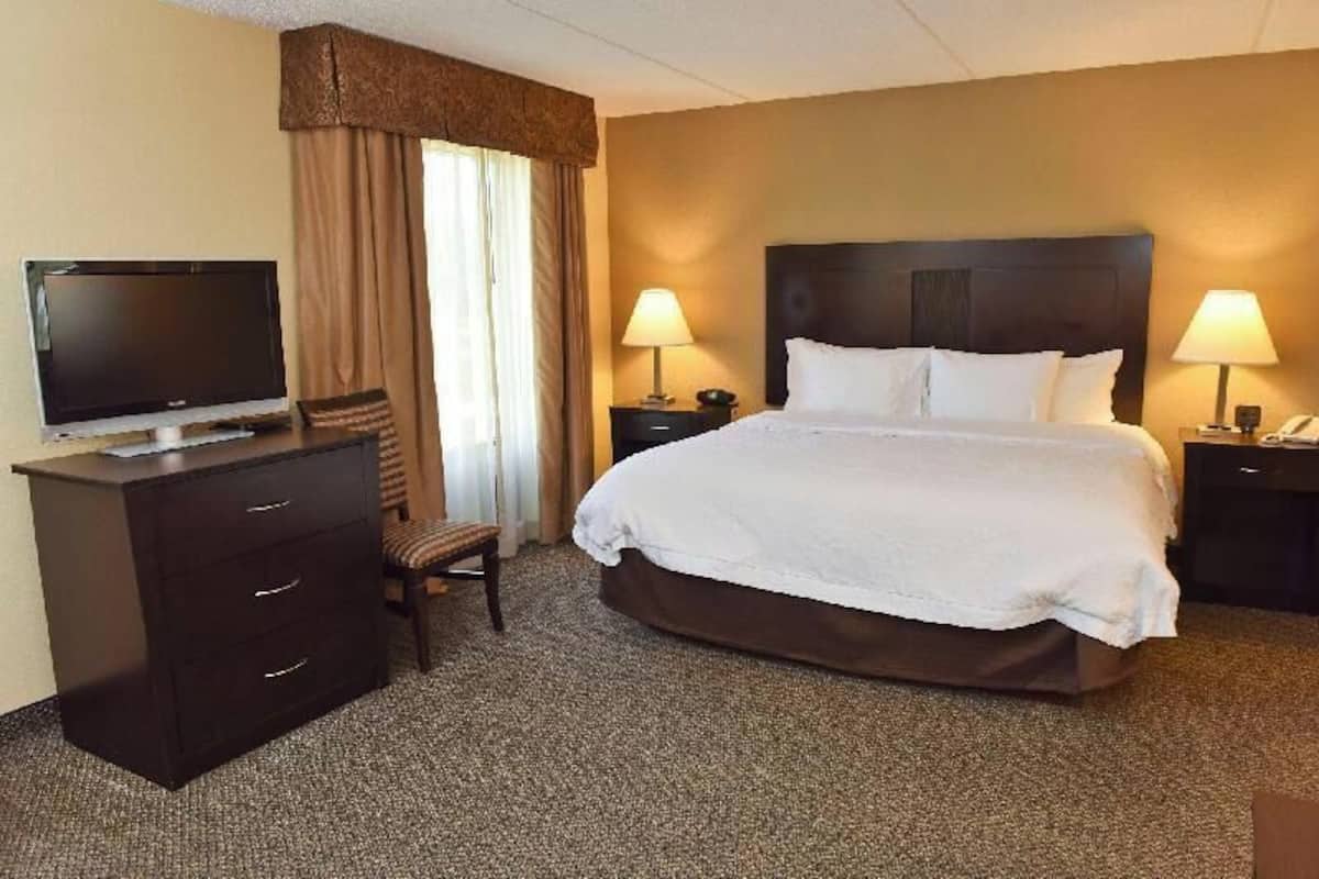 In-room safe, desk, iron/ironing board, free cots/infant beds