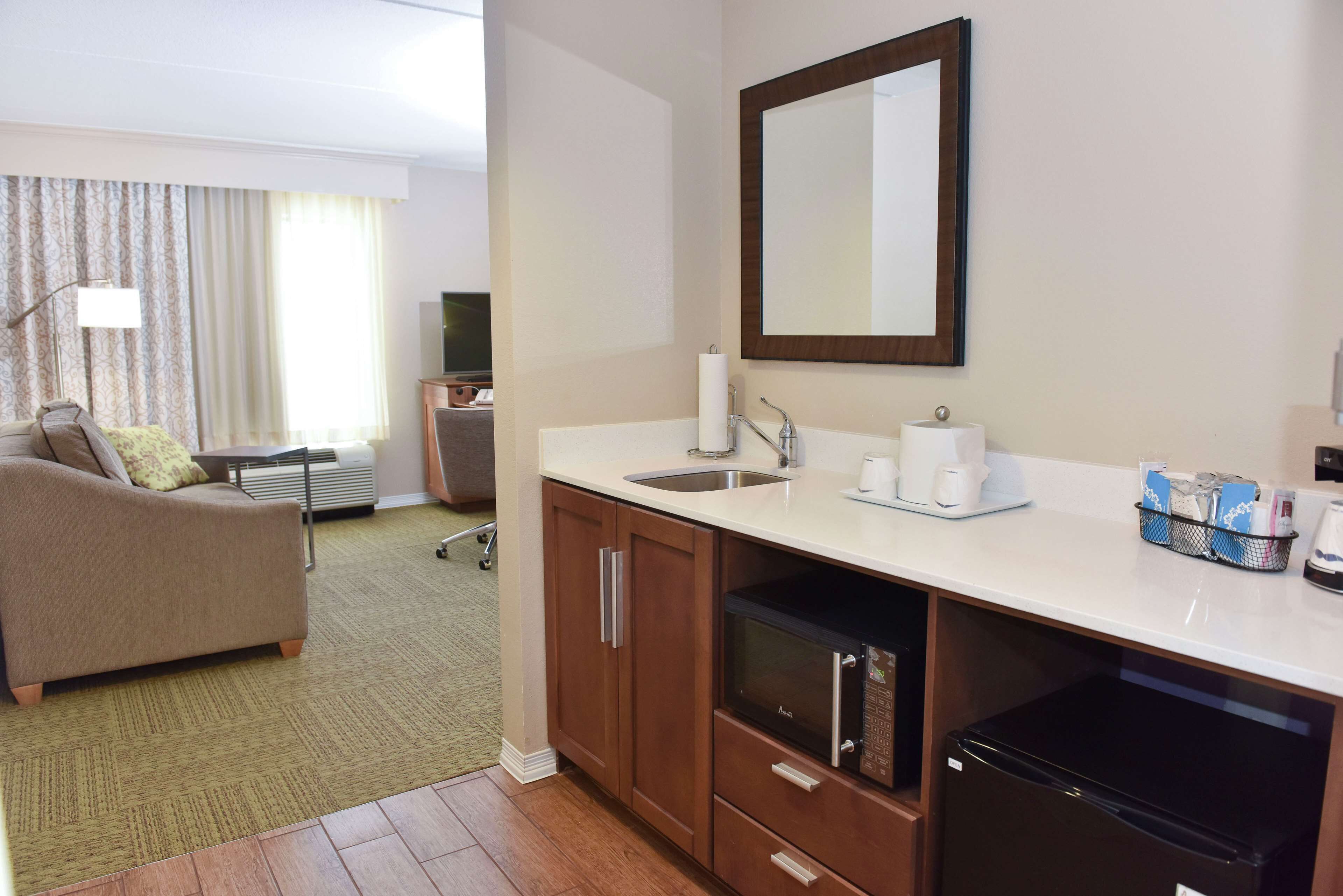 Photo - Hampton Inn & Suites Alexandria
