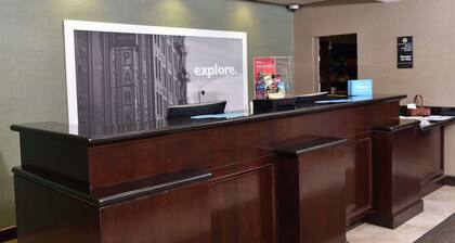 Hampton Inn & Suites Alexandria