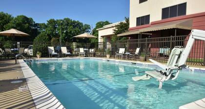Hampton Inn & Suites Alexandria