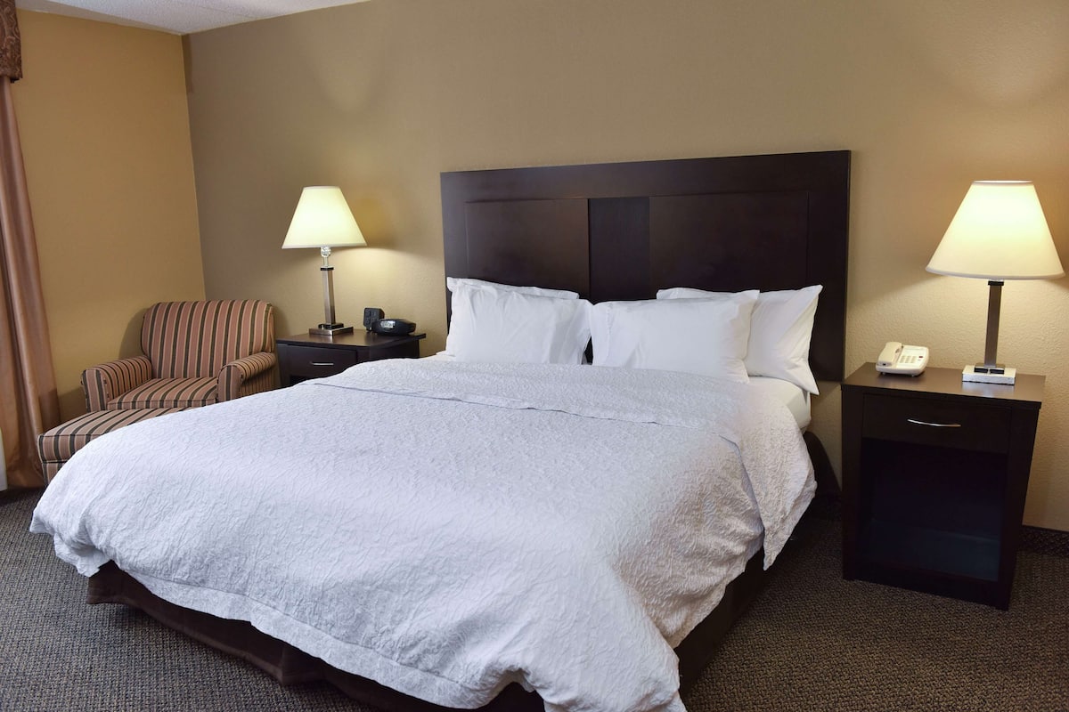 In-room safe, desk, iron/ironing board, free cots/infant beds