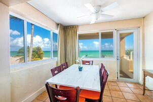 Þakíbúð - 2 svefnherbergi - einkabaðherbergi | Borðstofa