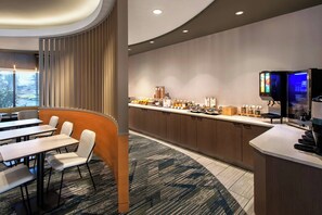 Free daily buffet breakfast - SpringHill Suites by Marriott Albany-Colonie (Albany)