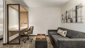 Suite | Living area | TV